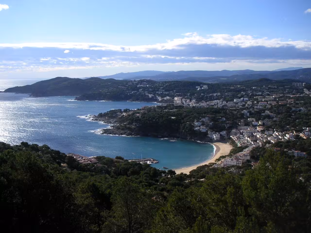 Tramo del Camí de Ronda sobre las calas de la Costa Brava