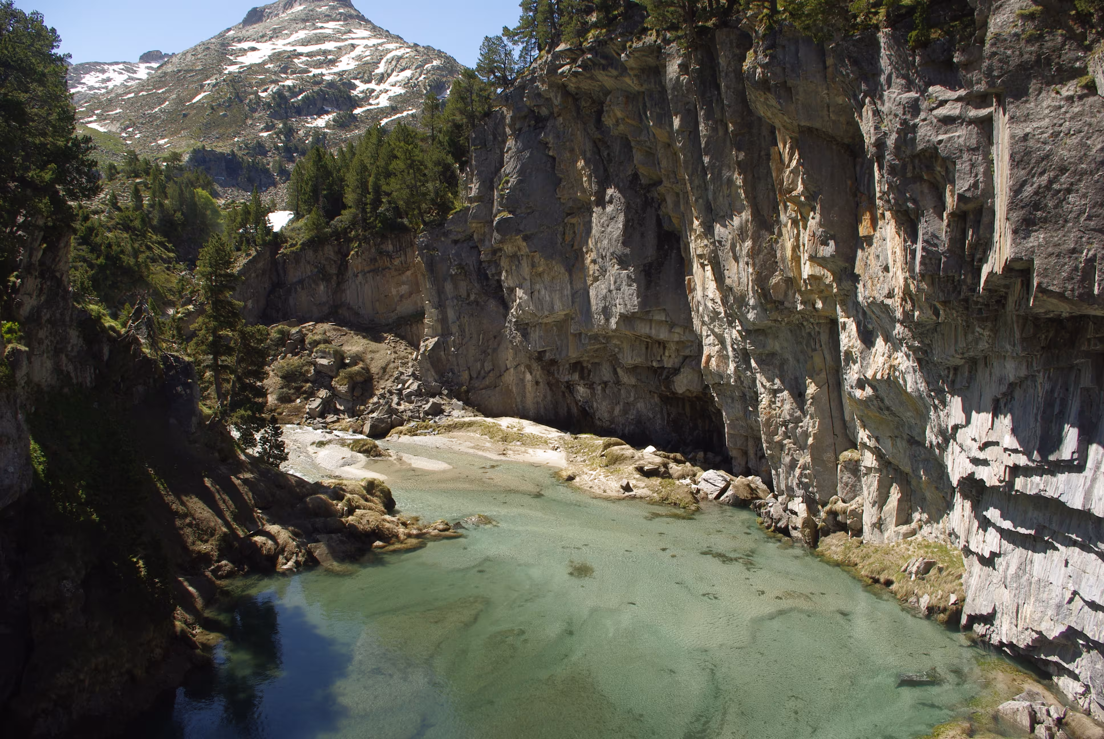 El Forau de Aigualluts, en el macizo de la Maladeta