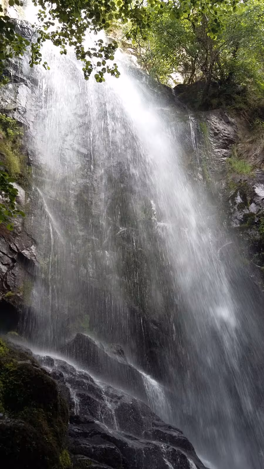 Salto de agua de la fervenza de Augacaída